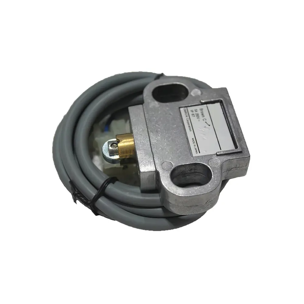 Buy Pressure Switch Sensor 2030656210 For Komatsu Excavator PC100-5 PC120-5 PC130-5 PC150-5 PC180-5 PC60-5 Rollers JV100A-2T